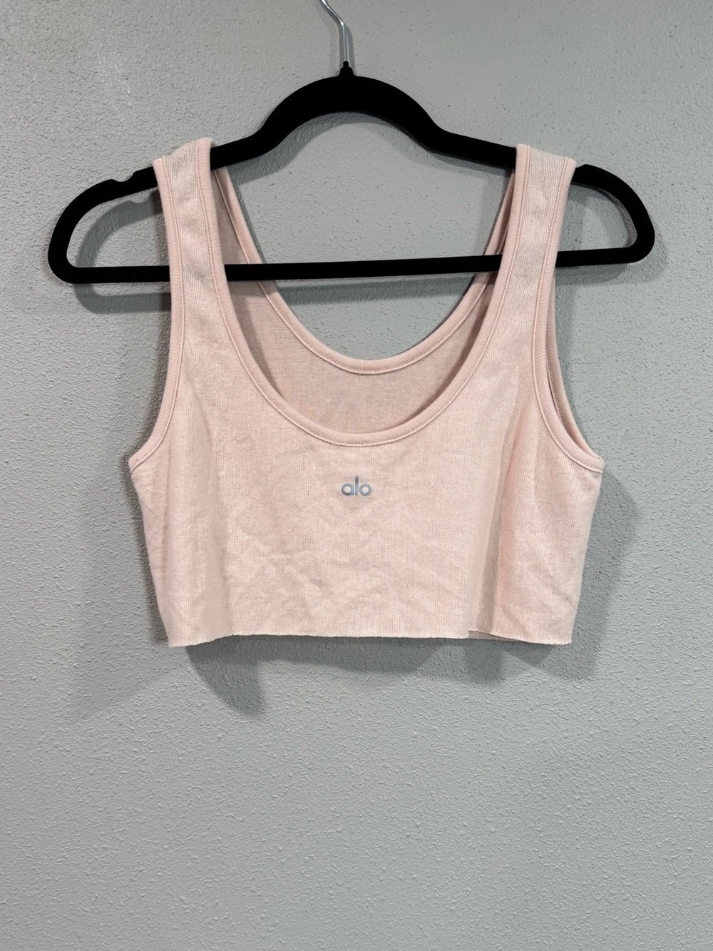ALO Yoga Pale Pink Scoop Neck Crop Top